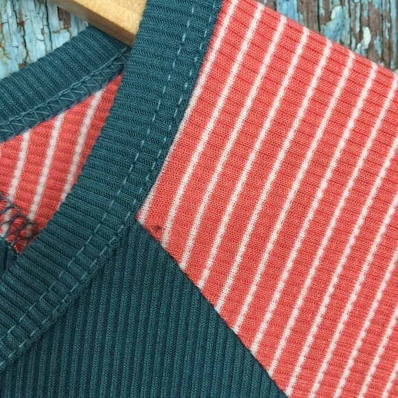 Lularoe Randy Green & Orange Top Size S - Picture 3 of 4